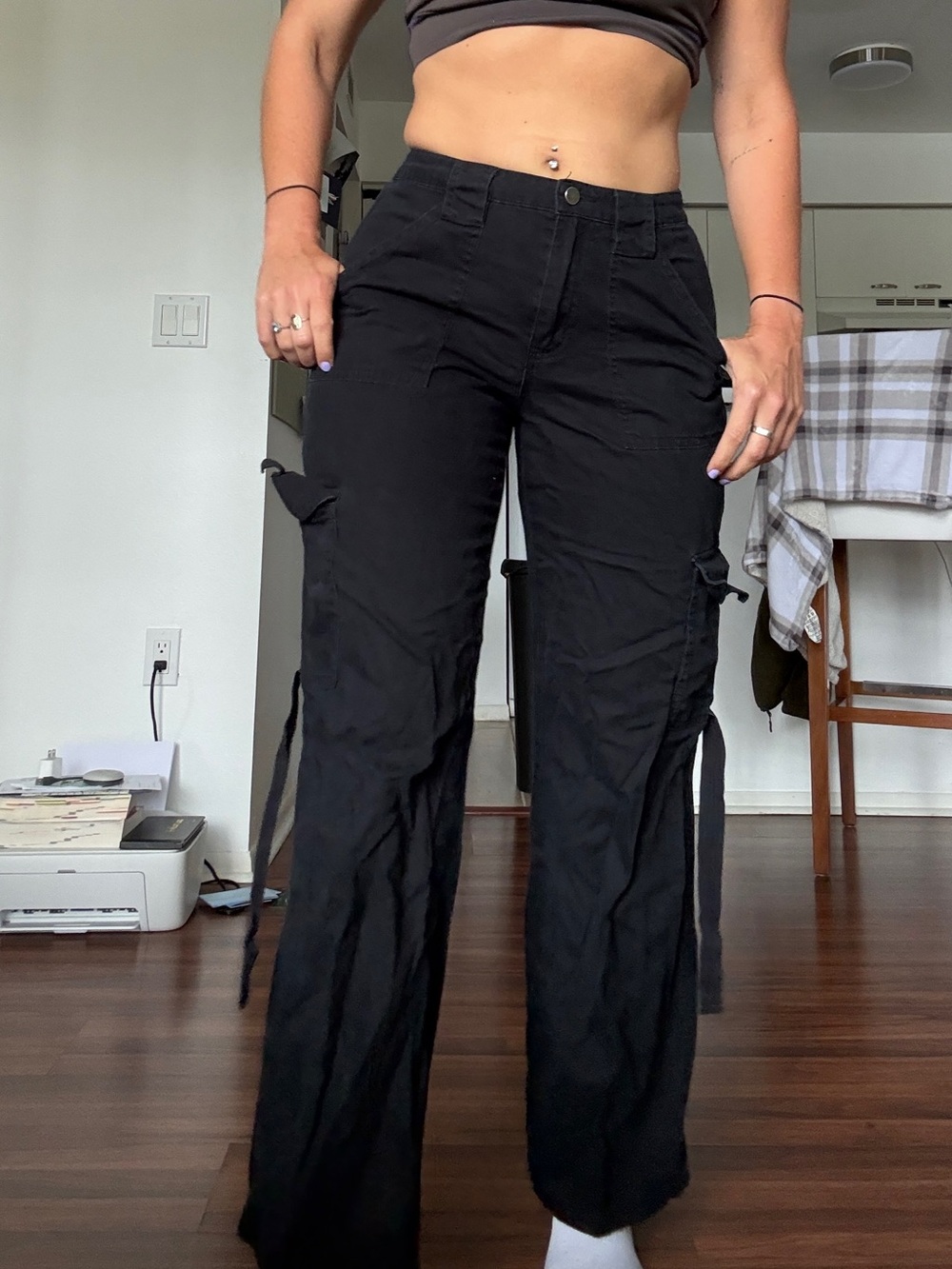 Black Wide-Leg Utility Cargo Pants